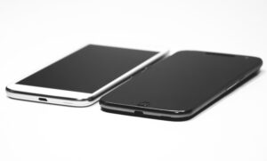 devices-electronics-mobile-phone-215581
