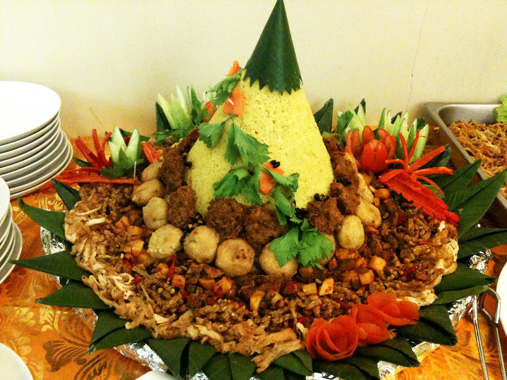 Nasi Tumpeng
